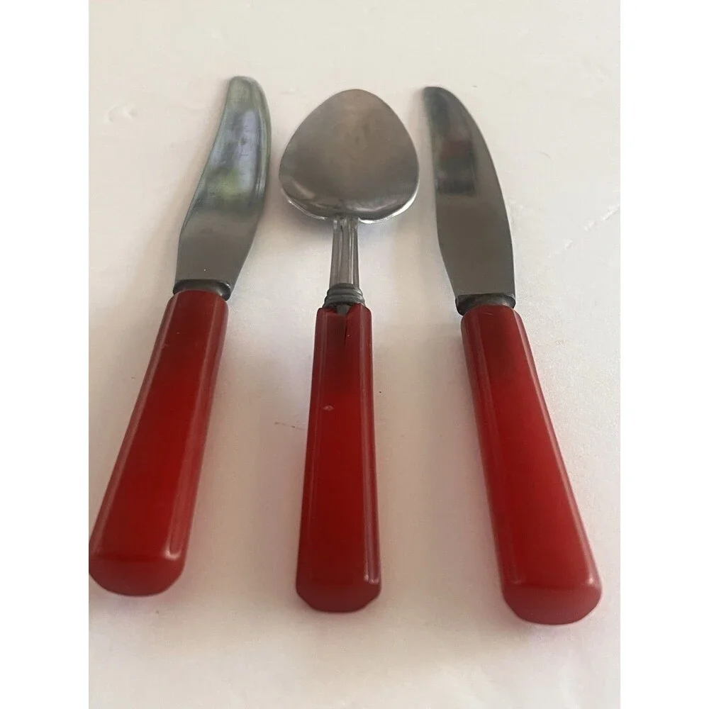 Vintage Red Catalin Bakelite Handled Flatware replacement Set 2 Knives 1 Spoon - Picture 1 of 9